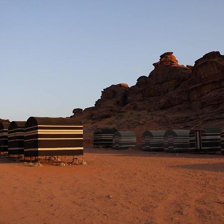 Sunrise Camp Hotel Wadi Rum Exterior foto